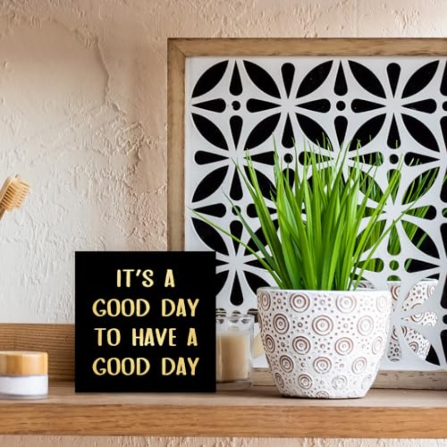 Schwarzgoldenes Holzschild 'It – Baby Nursery Office Bewertung und Preis